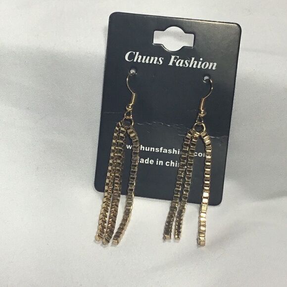 Antique Gold Tone Chain Link Tassel Earrings (UC3) - Picture 1 of 5